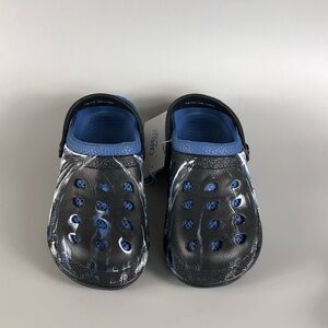 Capelli of New York Black and Blue Kids Clogs Size 2